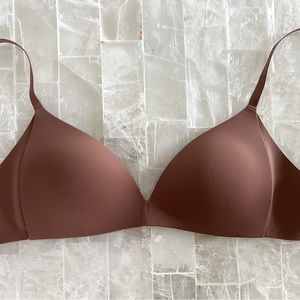 Lululemon Take Shape Bra 32B
